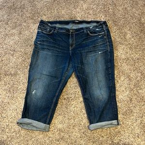 Silver Jeans Elyse Mid Rise Capri size 20 / L22 1/2